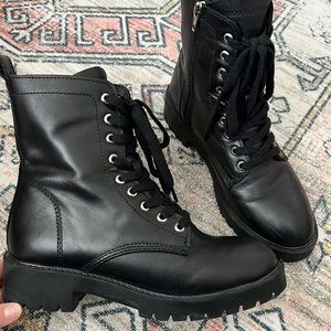 Steve Madden combat boots! Size 7